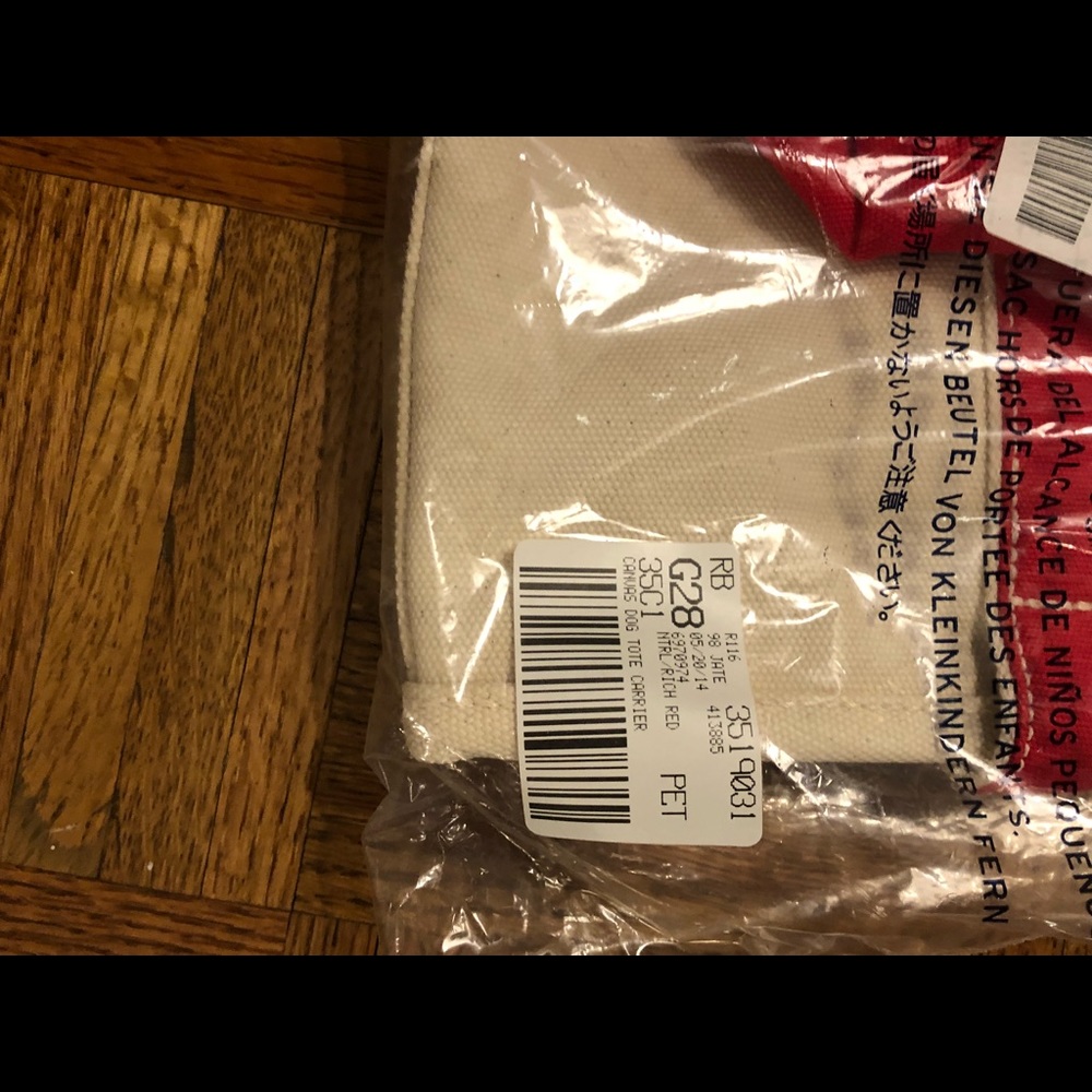 Lands End Pet Carrier. New with tags, never opened